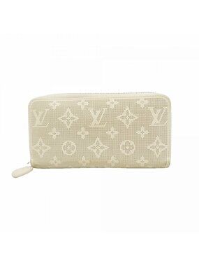 Louis Vuitton Wallet Mahina Reverse Zippy Quartz